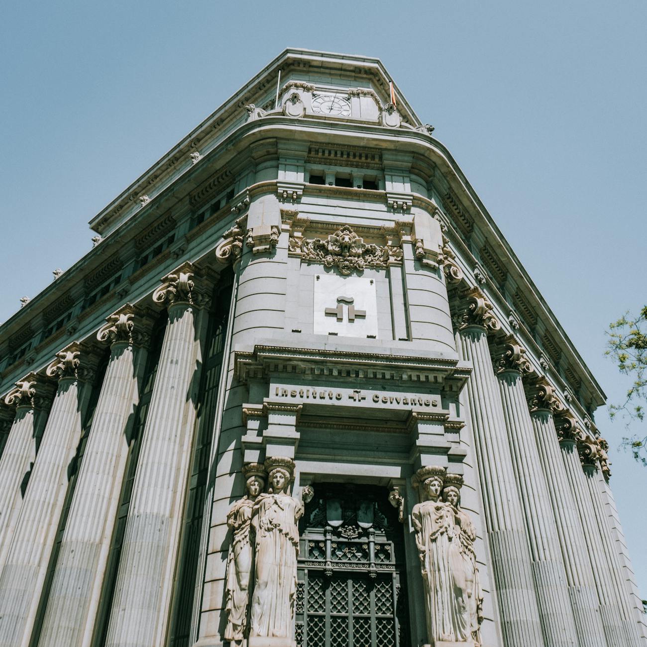 Decentralized Finance (DeFi) and Legal Challenges