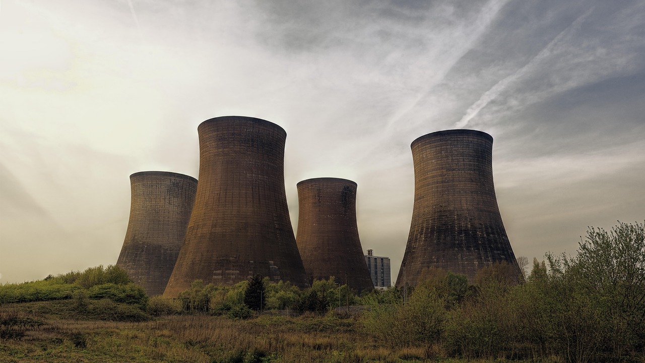 Cooling Towers and Evaporative Condensers