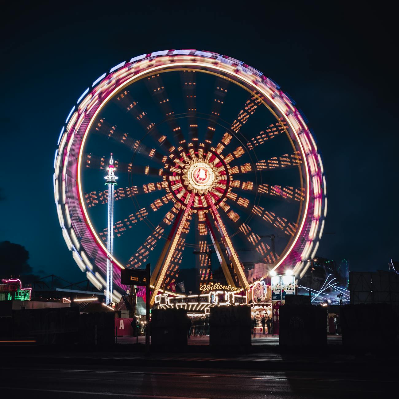 Entertainment Programming in Theme Parks