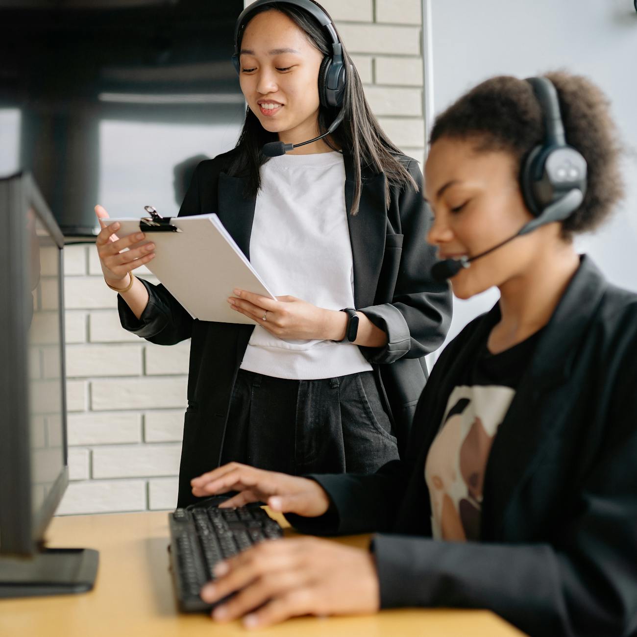 Applying Customer Service Knowledge