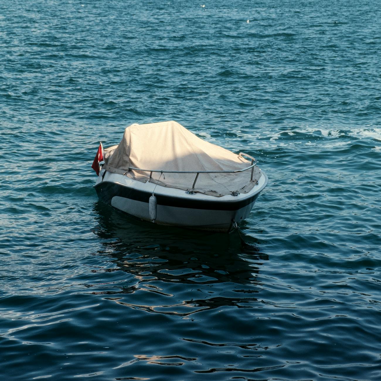 Underwater Explosives and Marine Applications