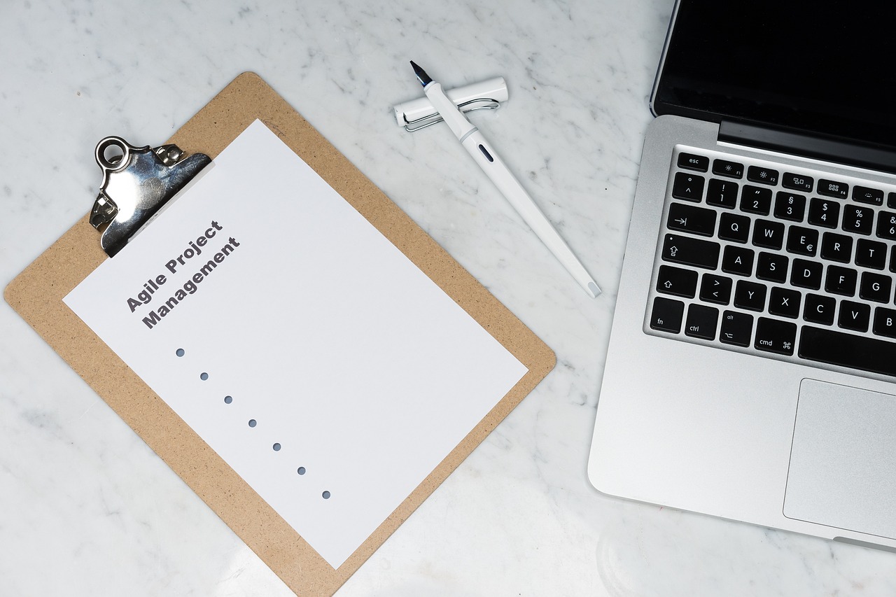 Implementing and Managing Business Change